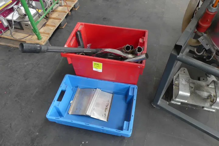 2x Kiste mit Inhalt
